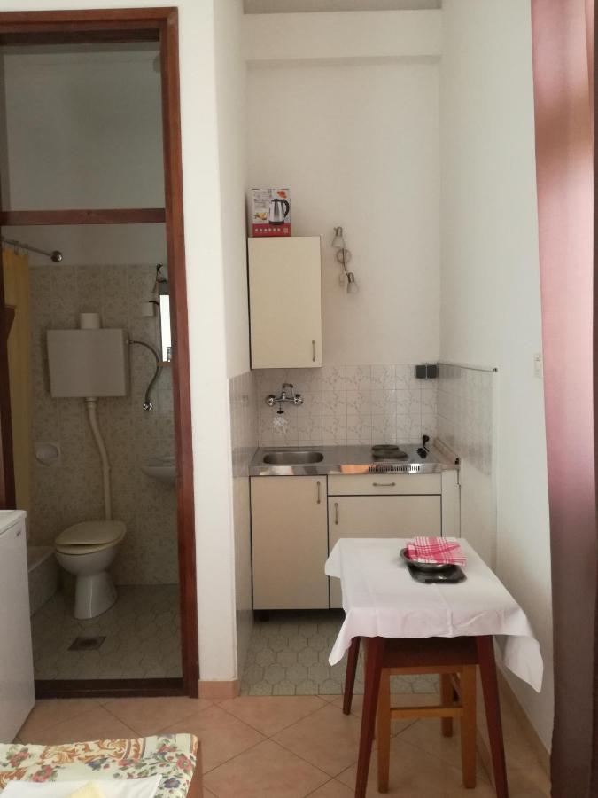 Apartmani Ana Novi V. - Studio Novi Vinodolski Eksteriør bilde