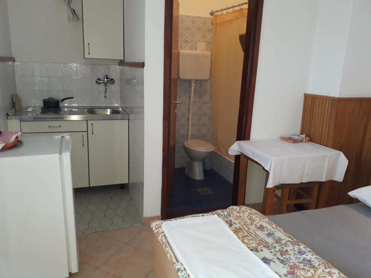 Apartmani Ana Novi V. - Studio Novi Vinodolski Eksteriør bilde